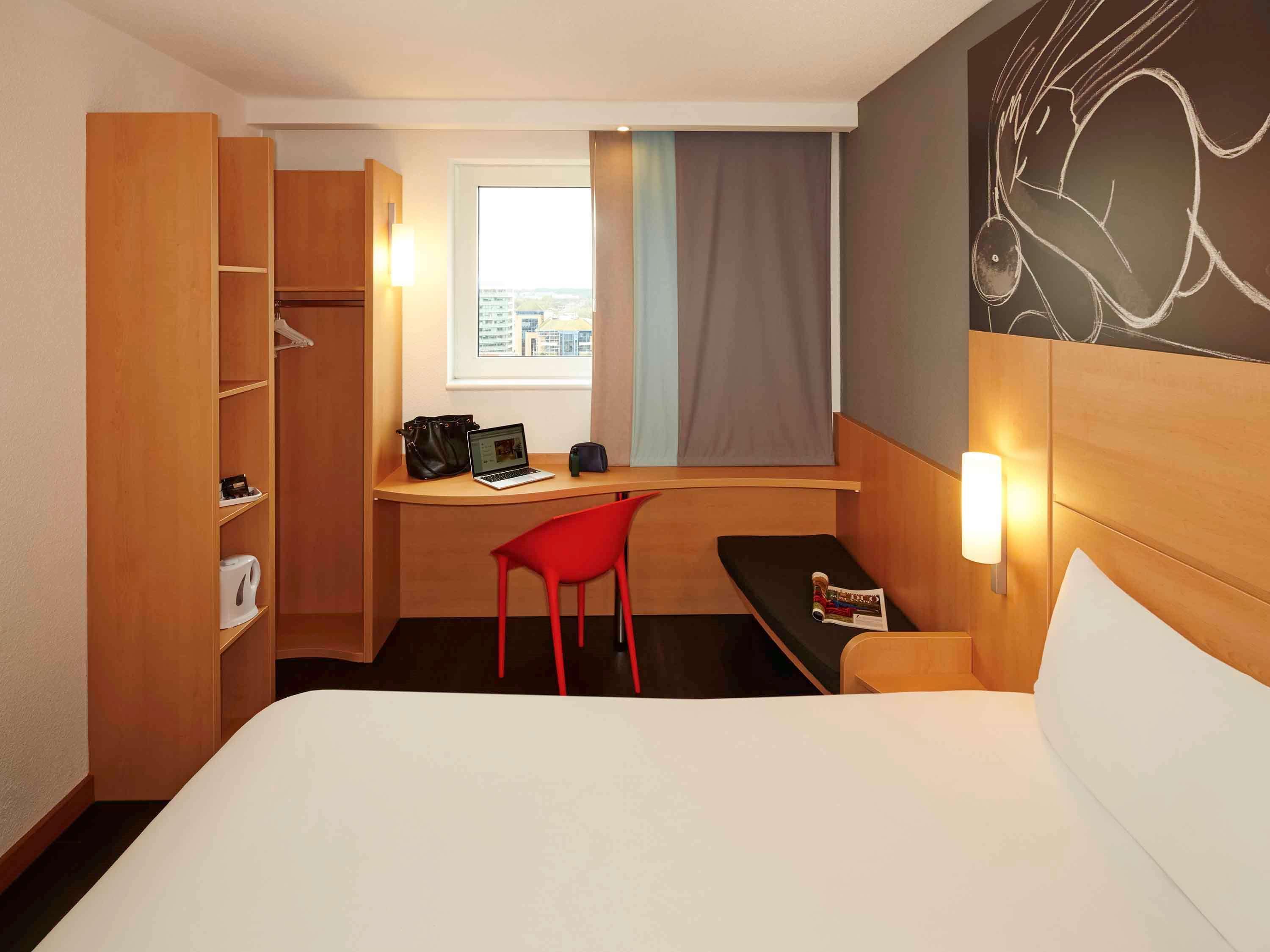 Ibis Centre